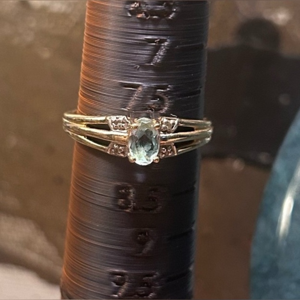 Vintage 10k Gold & Aquamarine Women's Ring w/ 4 Small Diamonds 💍